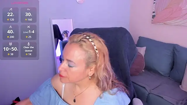 Ivonne 4 online show from May 23, 1:31 pm