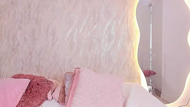 Reachel Smith online show from April 2, 1:41 pm