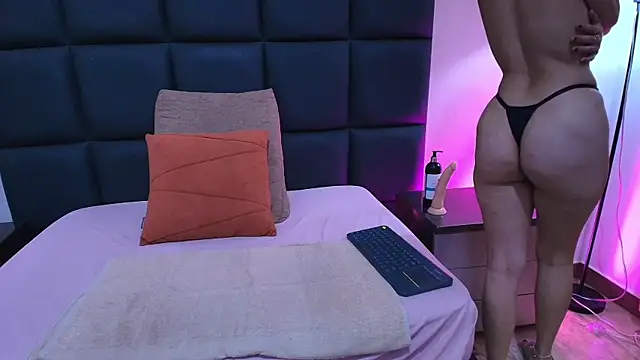 KatrionaNyx online show from May 15, 10:45 pm