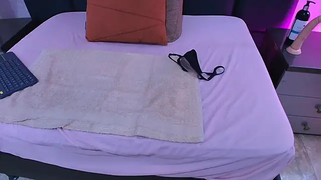 KatrionaNyx online show from May 15, 10:56 pm