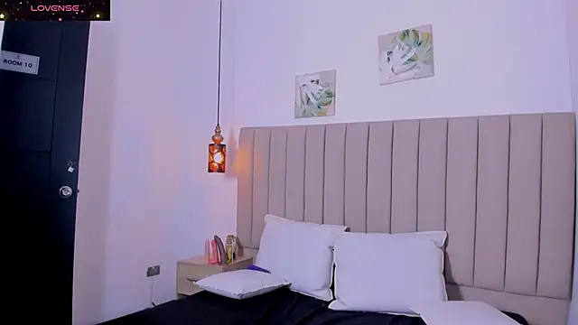 Dennise Sinclair online show from March 13, 7:59 pm