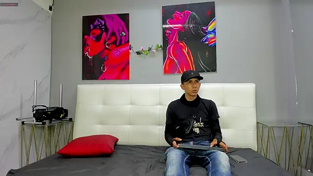 ahsly78Bryan online show from May 8, 9:38 pm