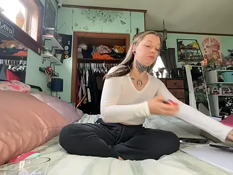 Sarasweets33 online show from March 23, 5:08 pm