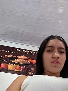 DulceCaroX online show from May 26, 12:37 pm