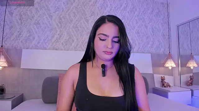 Stephany Harlot online show from May 17, 11:04 pm