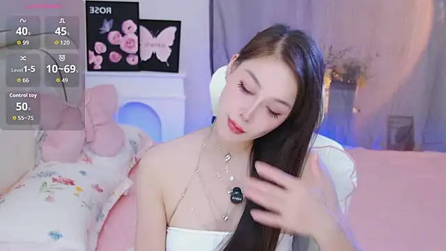 Luckmia333 online show from May 18, 2:34 pm