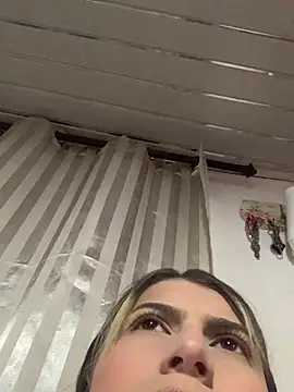 Candy Lennon online show from March 9, 9:40 pm