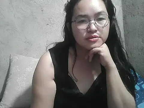 wildchinita00 online show from May 25, 9:25 pm