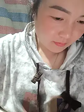 MayEva ly online show from February 26, 2:49 pm