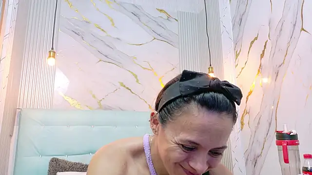 QueenSallyDesire online show from May 26, 3:17 am