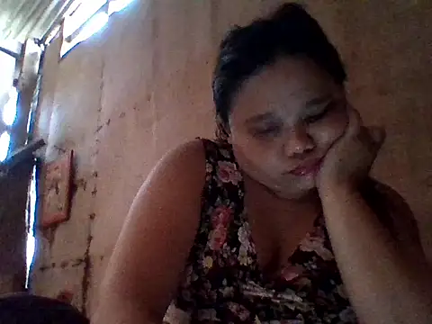 sweetlyn31 online show from May 23, 4:33 am