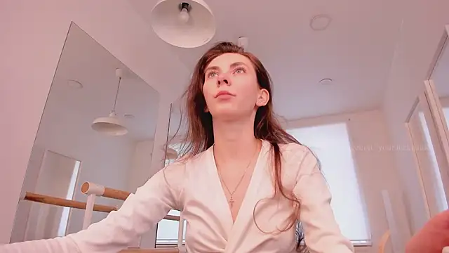 Scarlet Muse  online show from March 10, 9:24 am