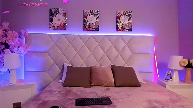 Bianca Monroe  online show from April 27, 8:17 pm