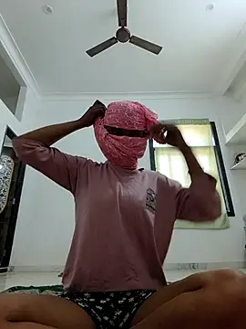 reena-sassy online show from February 20, 8:27 am