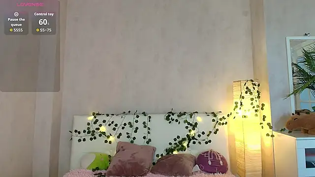 linaloon online show from February 28, 3:39 am