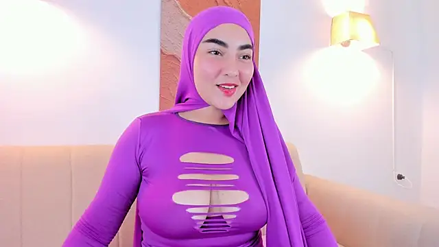 Malika Noor online show from May 11, 4:04 pm