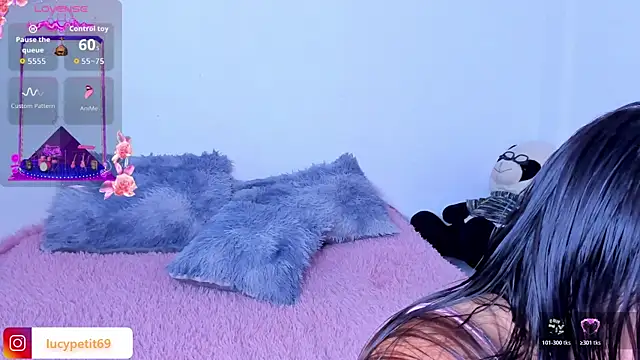 lucy blush online show from March 26, 1:24 pm