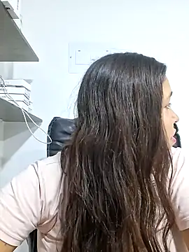 bar-mother19 online show from March 26, 1:41 am