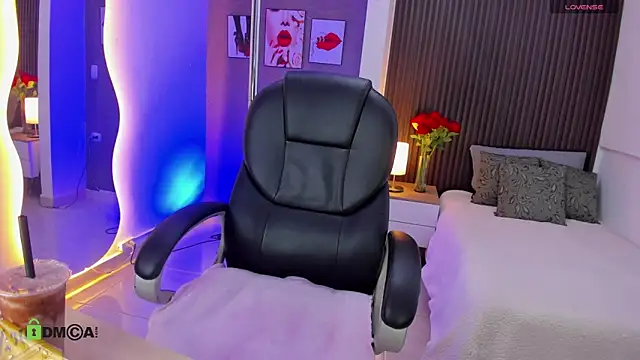 Tiphanysalvatore online show from April 8, 4:47 am