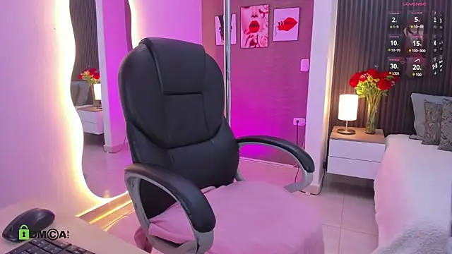 Tiphanysalvatore online show from April 2, 3:37 am