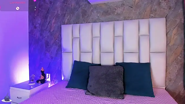 lya gomez online show from April 5, 3:38 am