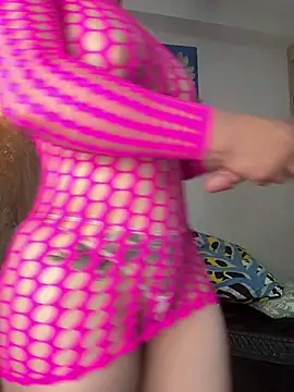 Viictoria-Jones online show from May 7, 1:04 pm