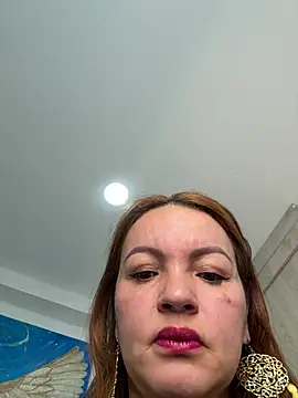 Viictoria-Jones online show from April 3, 9:51 am