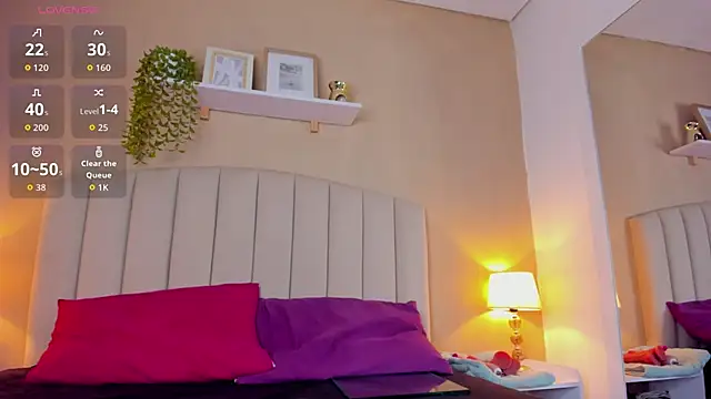 sara kitten19 online show from March 31, 2:50 pm