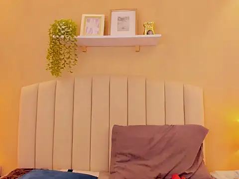 sara kitten19 online show from March 14, 3:02 pm