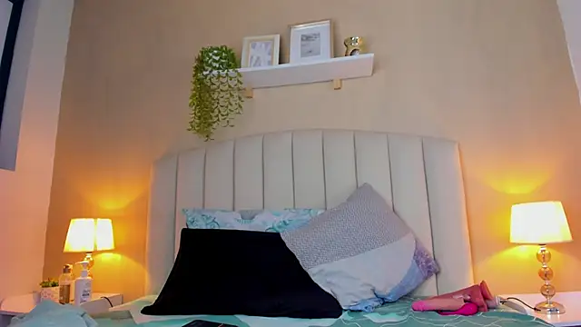 sara kitten19 online show from March 26, 2:41 pm