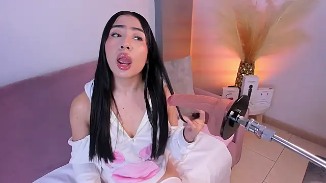 Valecute  online show from May 21, 8:07 pm