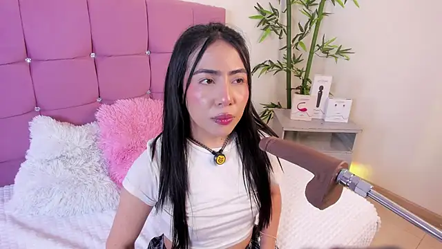 Valecute  online show from May 11, 7:55 pm