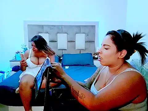 indianpeaches4u online show from April 1, 12:50 pm