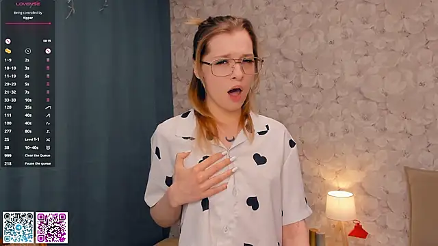 CleopatraHabibi online show from March 26, 7:43 am