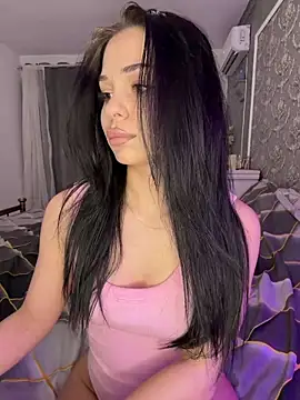 Olivia Noor online show from May 1, 9:18 pm
