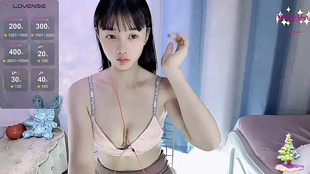 okyssa online show from April 9, 2:22 pm