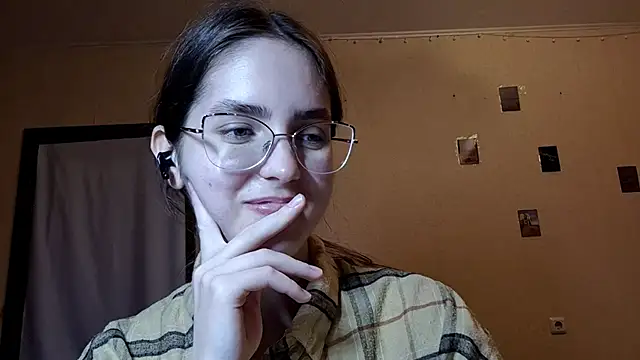 Katelemon online show from May 11, 4:04 pm