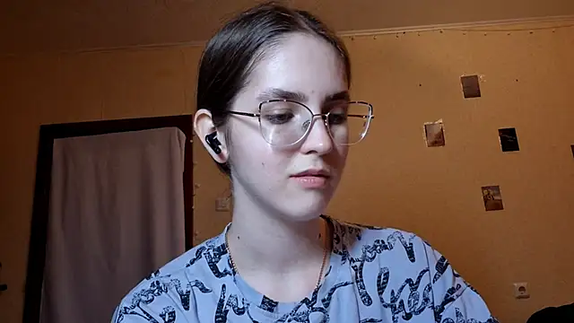 Katelemon online show from May 22, 2:37 pm
