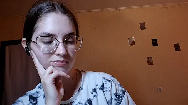 Katelemon online show from May 25, 1:54 pm