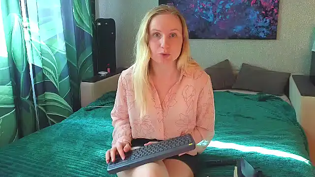 Lanavi Smile online show from May 25, 6:12 am