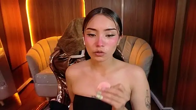 Daphne nicole b online show from May 11, 1:02 pm