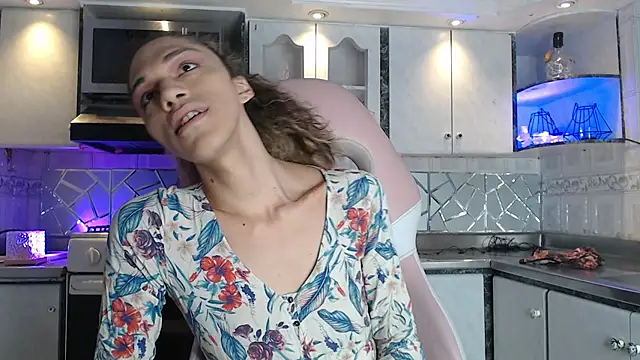 CrisOzzz online show from March 19, 6:12 pm