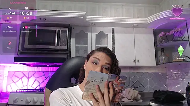 CrisOzzz online show from May 11, 6:16 pm