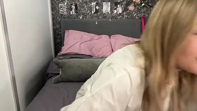 SofiaMarken online show from March 17, 6:34 pm