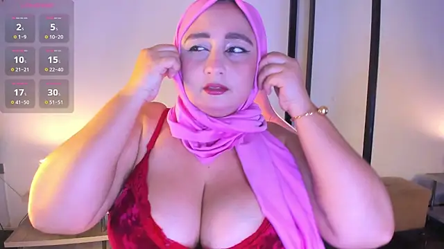 HijabiMilff online show from May 19, 2:13 pm