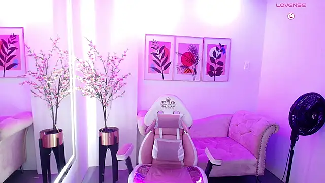Chloe meoww online show from May 26, 12:04 pm
