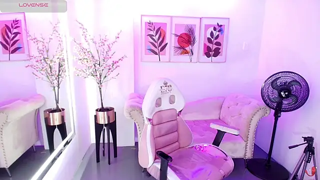 Chloe meoww online show from May 18, 11:49 am