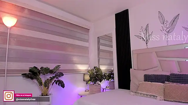 missnataly online show from May 20, 11:13 pm