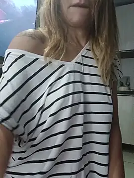 anajulia10 online show from April 3, 3:15 am