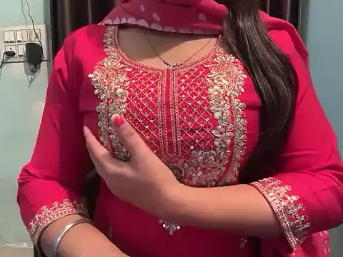 Avneet kaurr1 online show from April 27, 2:19 am